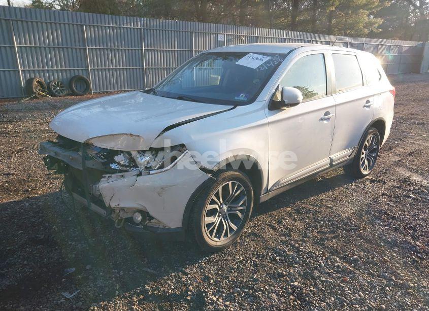 Photo 2 of 2016 Mitsubishi Outlander SE (VIN JA4AZ3A35GZ002508)