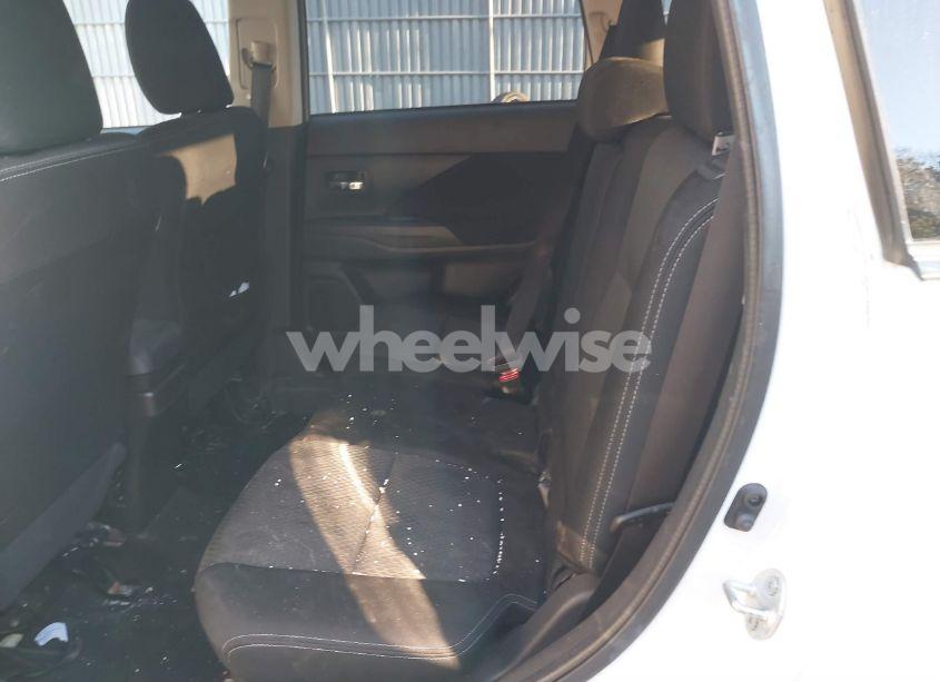 Photo 8 of 2016 Mitsubishi Outlander SE (VIN JA4AZ3A35GZ002508)