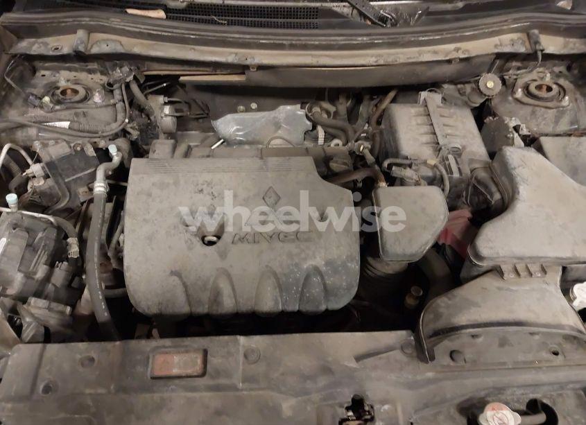 Photo 10 of 2016 Mitsubishi Outlander SEL (VIN JA4AZ3A35GZ037422)