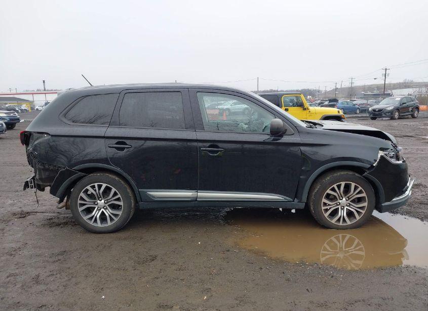 Photo 14 of 2016 Mitsubishi Outlander ES (VIN JA4AZ3A35GZ063700)