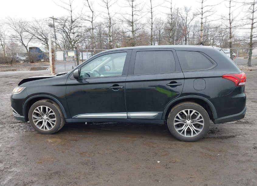 Photo 15 of 2016 Mitsubishi Outlander ES (VIN JA4AZ3A35GZ063700)