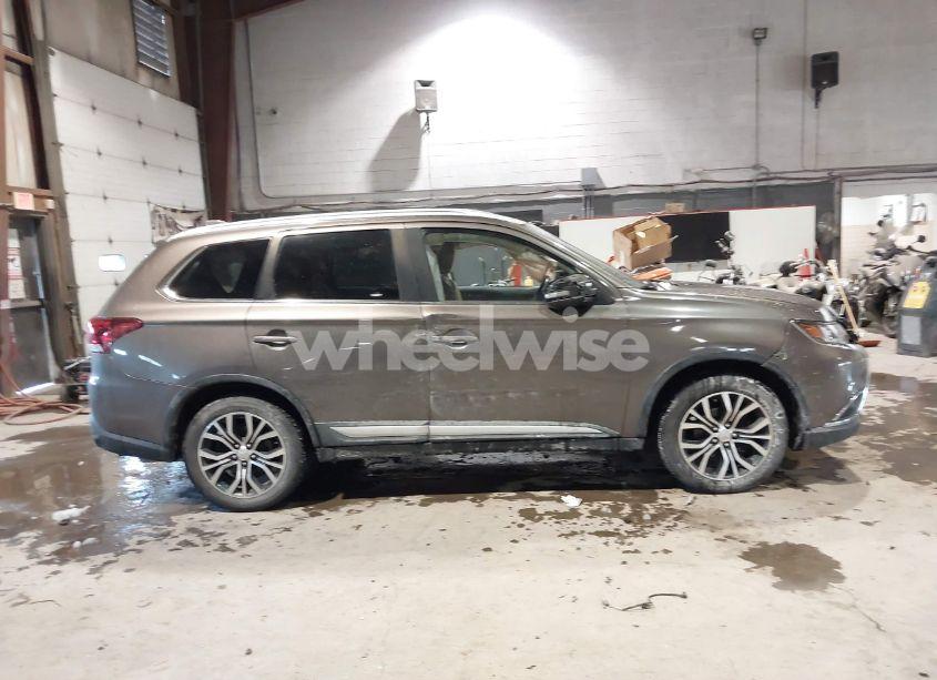 Photo 13 of 2017 Mitsubishi Outlander SEL (VIN JA4AZ3A35HZ069126)