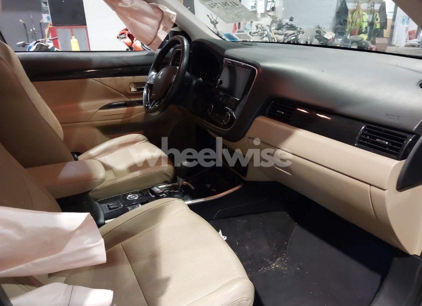 Photo 5 of 2017 Mitsubishi Outlander SEL (VIN JA4AZ3A35HZ069126)