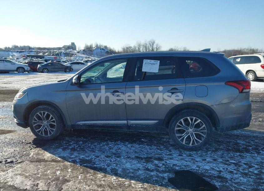 Photo 14 of 2018 Mitsubishi Outlander SE (VIN JA4AZ3A35JJ003454)