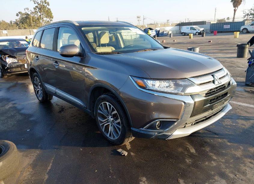 2018 Mitsubishi Outlander SE/SEL (VIN JA4AZ3A35JZ009787) main photo