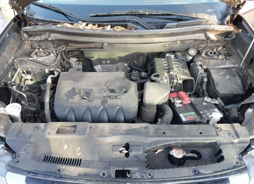 Photo 10 of 2018 Mitsubishi Outlander SE/SEL (VIN JA4AZ3A35JZ009787)
