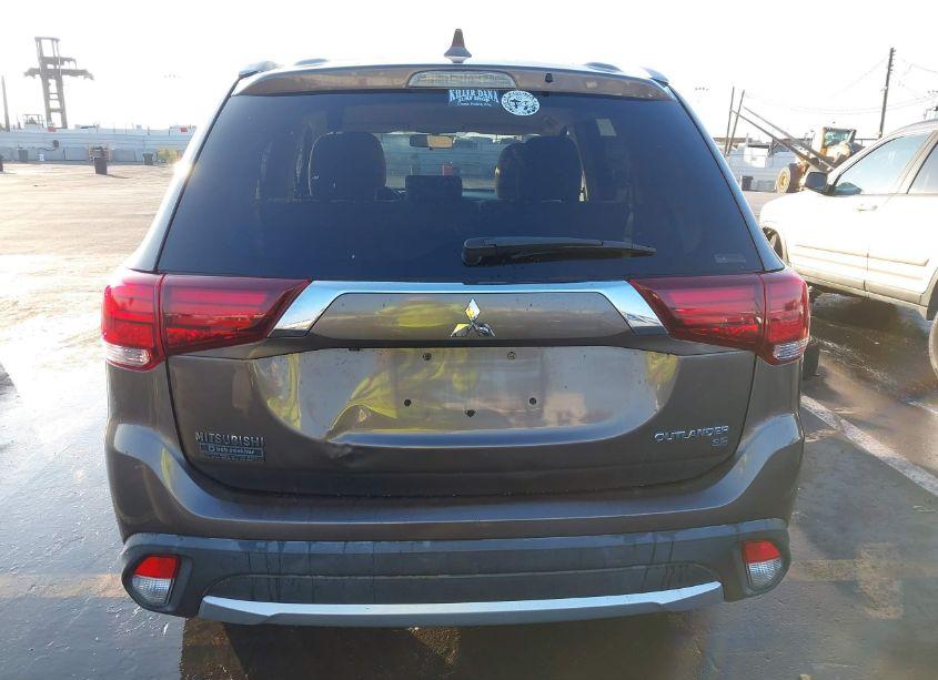 Photo 16 of 2018 Mitsubishi Outlander SE/SEL (VIN JA4AZ3A35JZ009787)