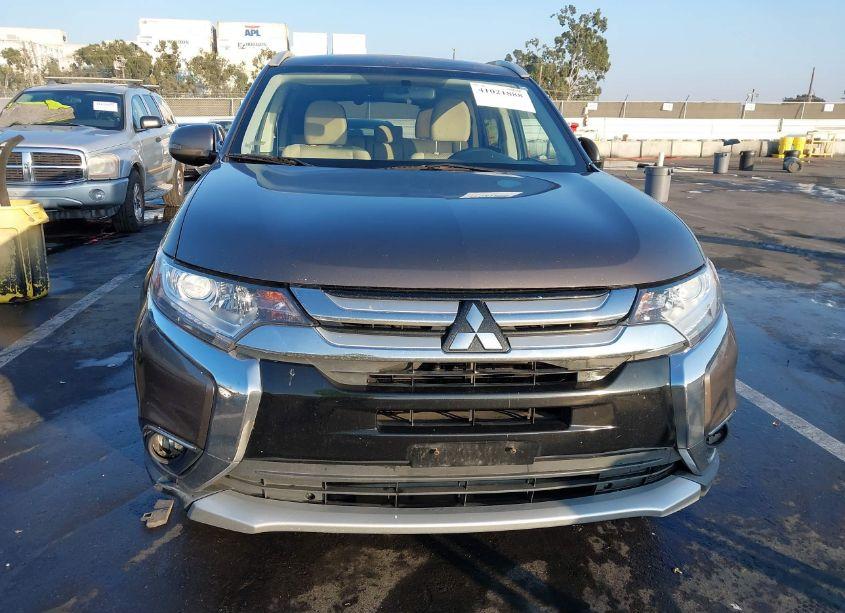 Photo 6 of 2018 Mitsubishi Outlander SE/SEL (VIN JA4AZ3A35JZ009787)
