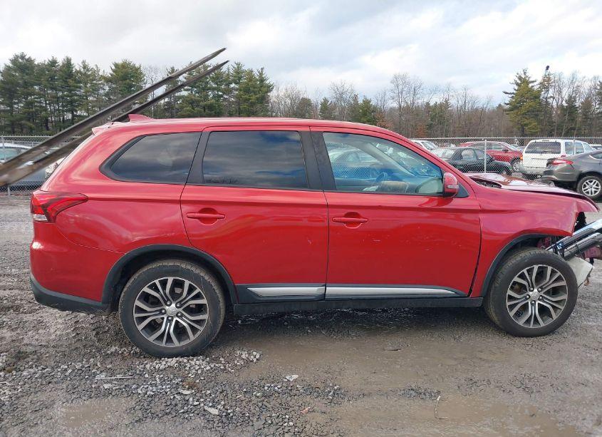 Photo 13 of 2018 Mitsubishi Outlander SE (VIN JA4AZ3A35JZ037122)