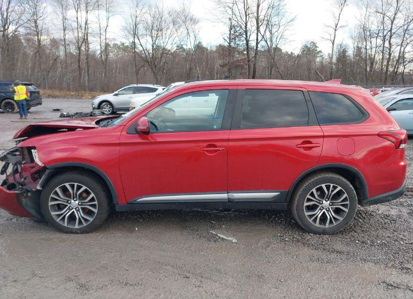 Photo 14 of 2018 Mitsubishi Outlander SE (VIN JA4AZ3A35JZ037122)