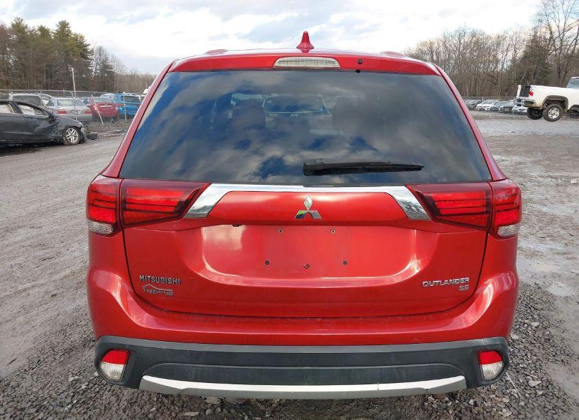 Photo 16 of 2018 Mitsubishi Outlander SE (VIN JA4AZ3A35JZ037122)