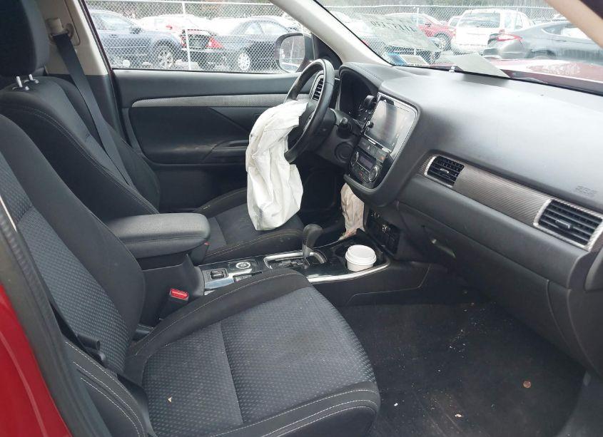 Photo 5 of 2018 Mitsubishi Outlander SE (VIN JA4AZ3A35JZ037122)