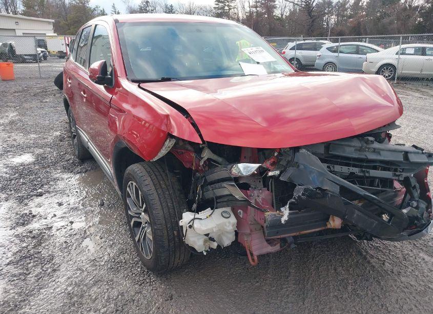 Photo 6 of 2018 Mitsubishi Outlander SE (VIN JA4AZ3A35JZ037122)