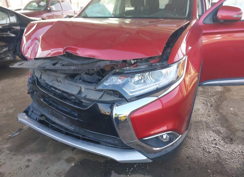 Photo 6 of 2018 Mitsubishi Outlander SE (VIN JA4AZ3A35JZ041056)