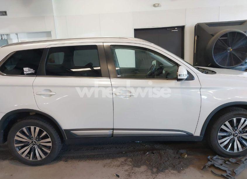 Photo 13 of 2019 Mitsubishi Outlander SEL (VIN JA4AZ3A35KZ023268)