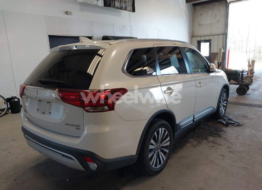 Photo 4 of 2019 Mitsubishi Outlander SEL (VIN JA4AZ3A35KZ023268)