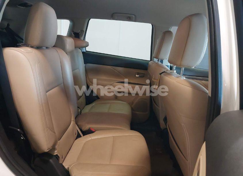 Photo 8 of 2019 Mitsubishi Outlander SEL (VIN JA4AZ3A35KZ023268)