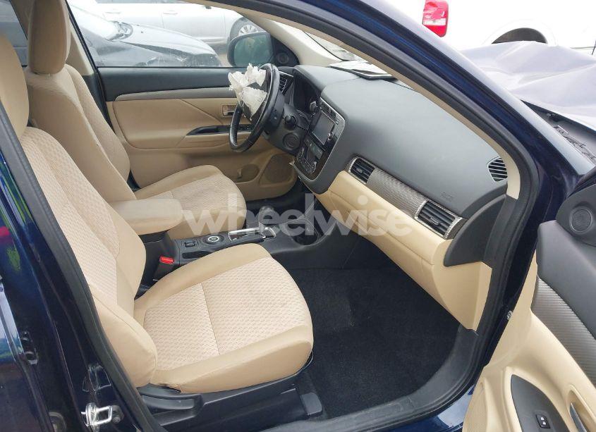 Photo 5 of 2014 Mitsubishi Outlander SE (VIN JA4AZ3A36EZ016155)