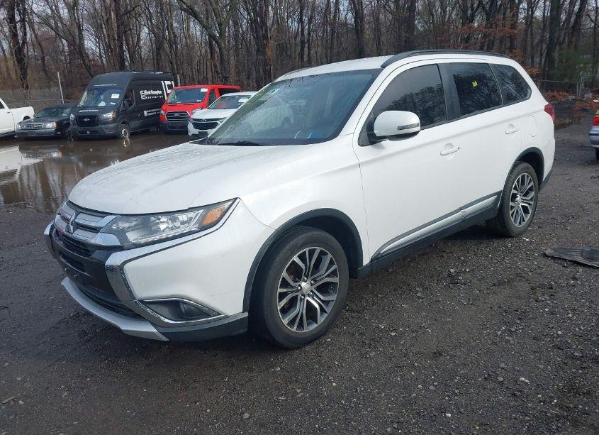 Photo 2 of 2016 Mitsubishi Outlander SEL (VIN JA4AZ3A36GZ024145)