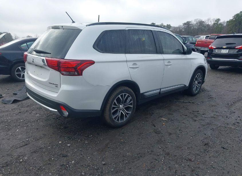 Photo 4 of 2016 Mitsubishi Outlander SEL (VIN JA4AZ3A36GZ024145)