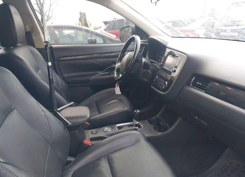 Photo 5 of 2016 Mitsubishi Outlander SEL (VIN JA4AZ3A36GZ024145)