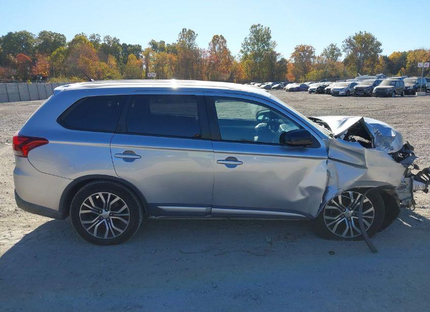 Photo 13 of 2016 Mitsubishi Outlander ES (VIN JA4AZ3A36GZ040863)