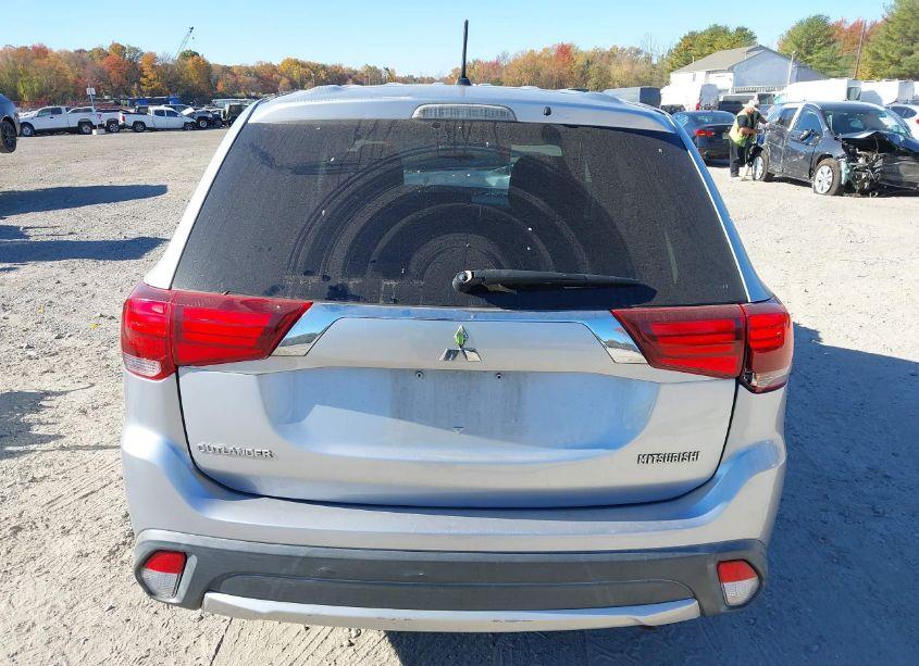 Photo 16 of 2016 Mitsubishi Outlander ES (VIN JA4AZ3A36GZ040863)