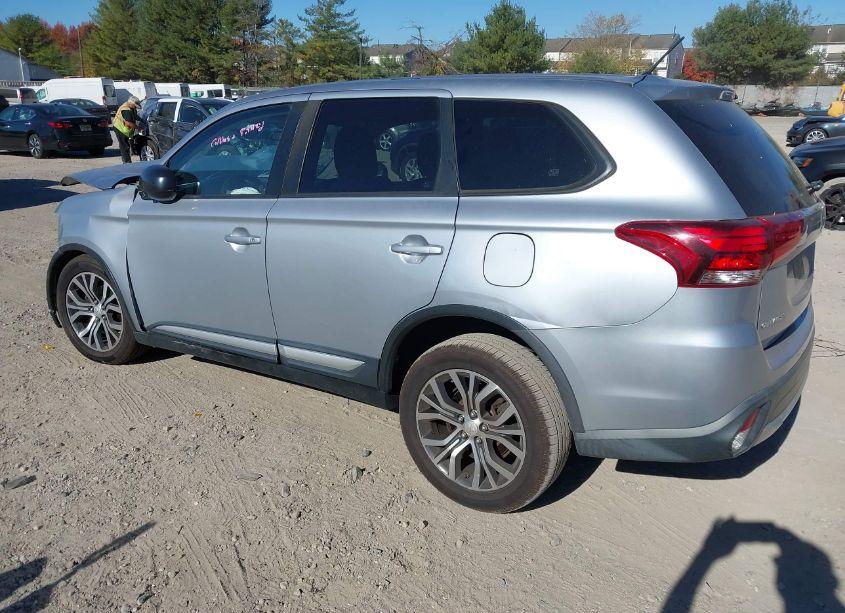 Photo 3 of 2016 Mitsubishi Outlander ES (VIN JA4AZ3A36GZ040863)