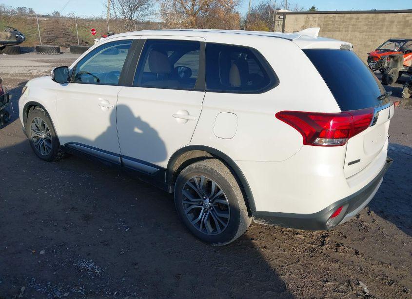 Photo 3 of 2017 Mitsubishi Outlander SE (VIN JA4AZ3A36HZ053551)