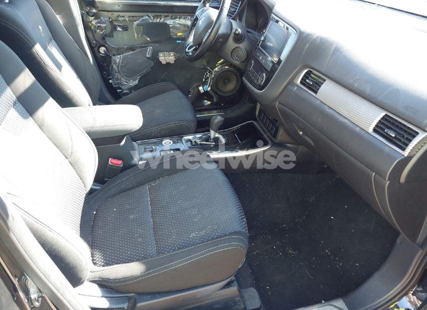 Photo 5 of 2017 Mitsubishi Outlander SE (VIN JA4AZ3A36HZ054330)