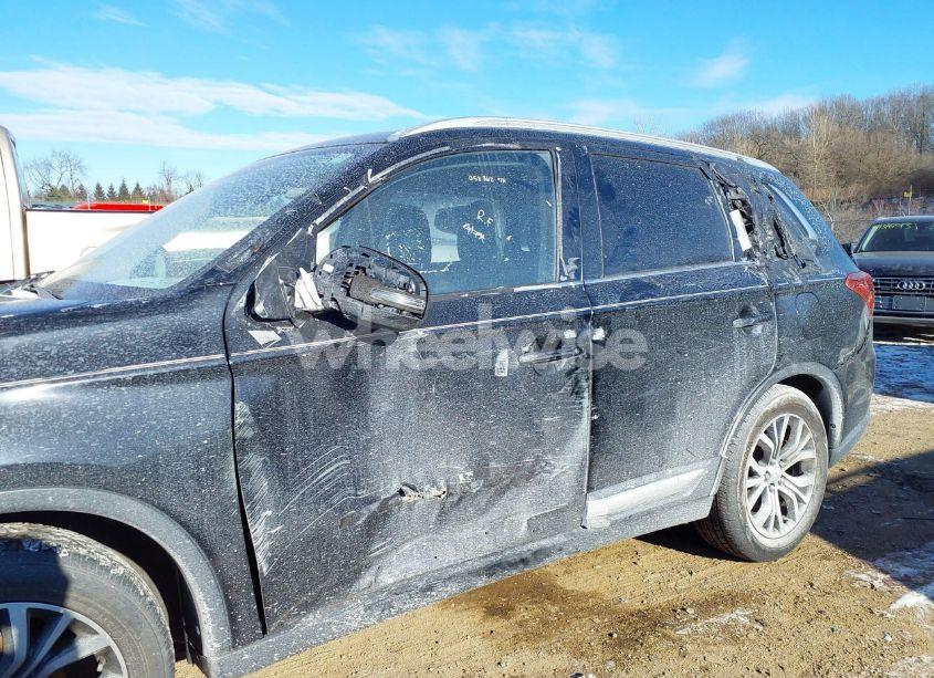 Photo 6 of 2017 Mitsubishi Outlander SEL (VIN JA4AZ3A36HZ058362)