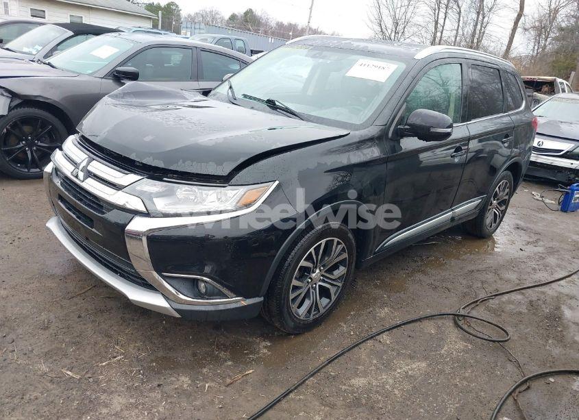 Photo 2 of 2018 Mitsubishi Outlander SEL (VIN JA4AZ3A36JJ000675)