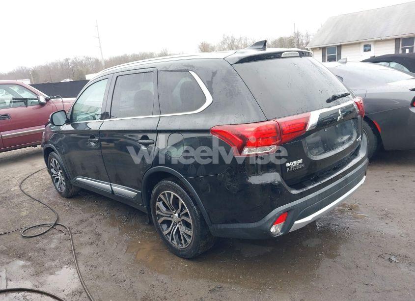 Photo 3 of 2018 Mitsubishi Outlander SEL (VIN JA4AZ3A36JJ000675)