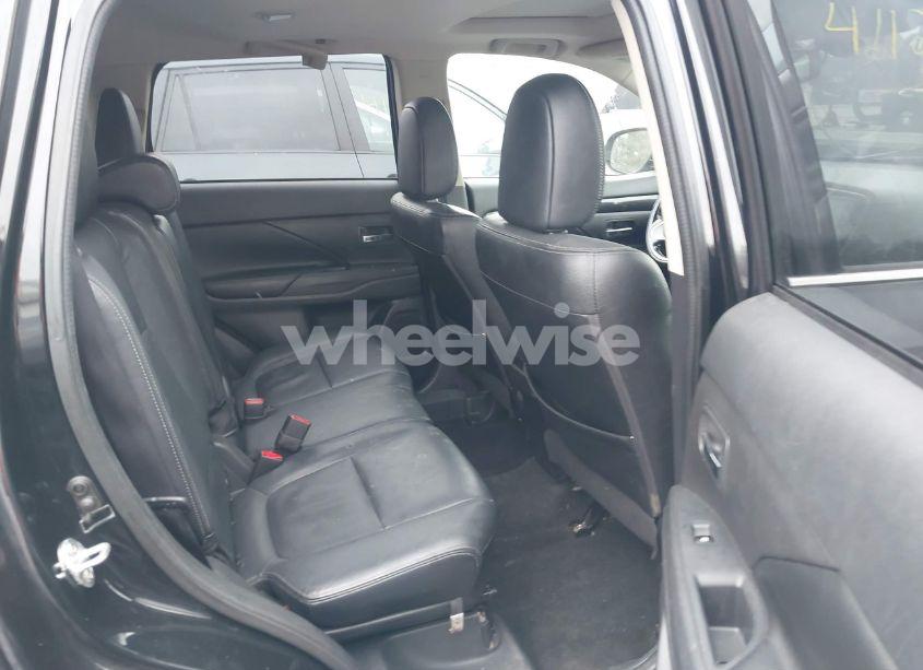 Photo 8 of 2018 Mitsubishi Outlander SEL (VIN JA4AZ3A36JJ000675)