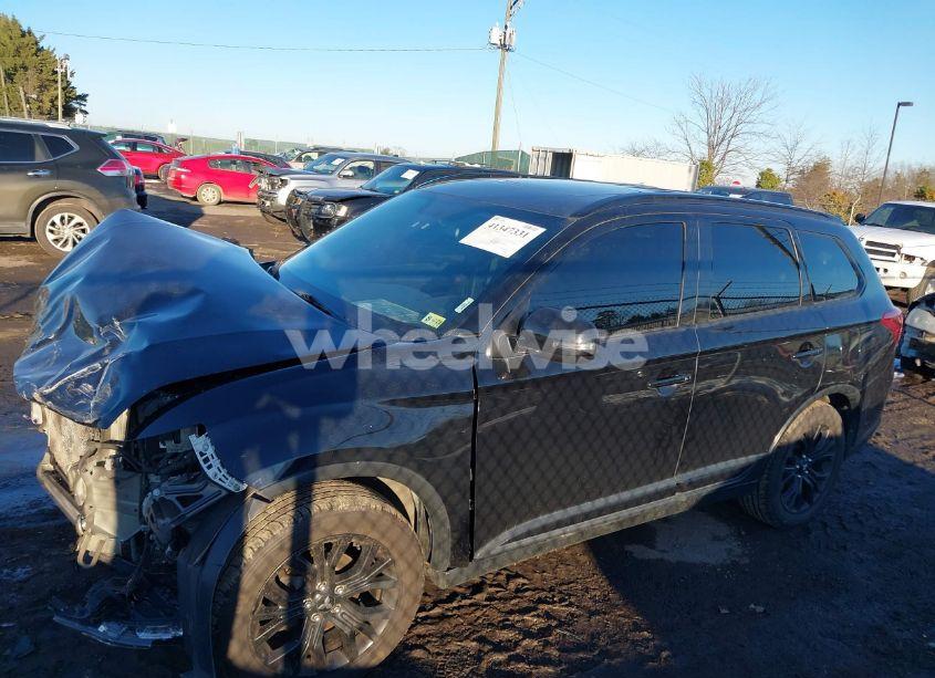 Photo 15 of 2018 Mitsubishi Outlander LE (VIN JA4AZ3A36JZ019681)