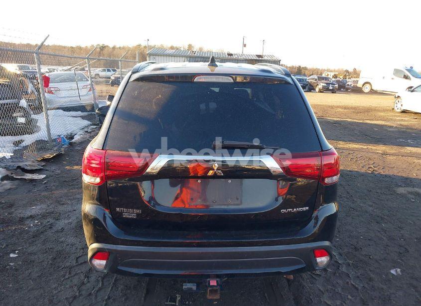 Photo 17 of 2018 Mitsubishi Outlander LE (VIN JA4AZ3A36JZ019681)
