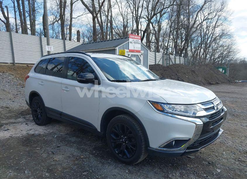 2018 Mitsubishi Outlander LE (VIN JA4AZ3A36JZ049294) main photo