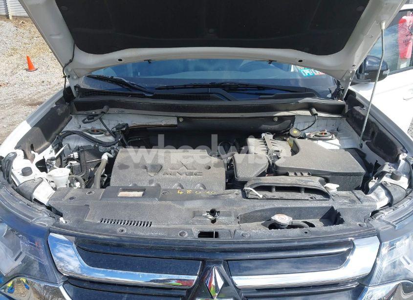 Photo 10 of 2018 Mitsubishi Outlander LE (VIN JA4AZ3A36JZ049294)