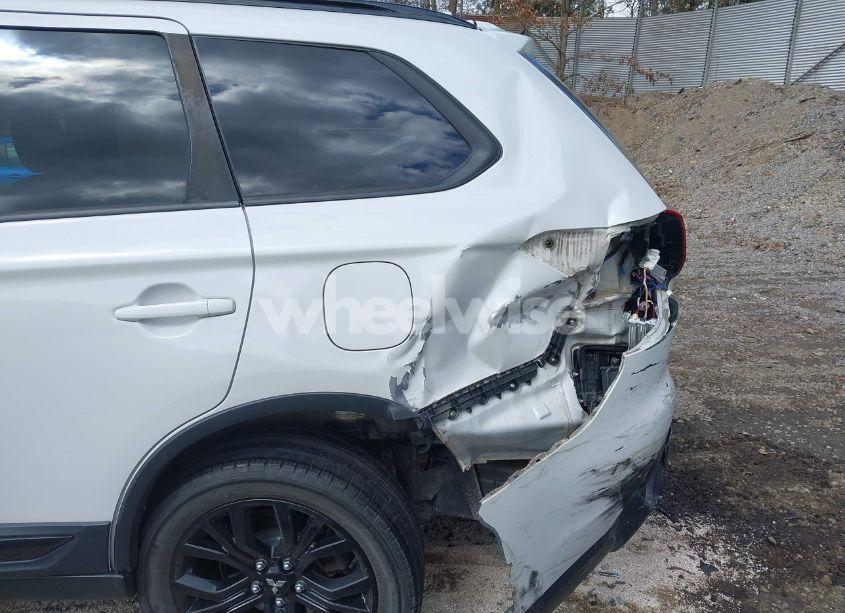 Photo 12 of 2018 Mitsubishi Outlander LE (VIN JA4AZ3A36JZ049294)