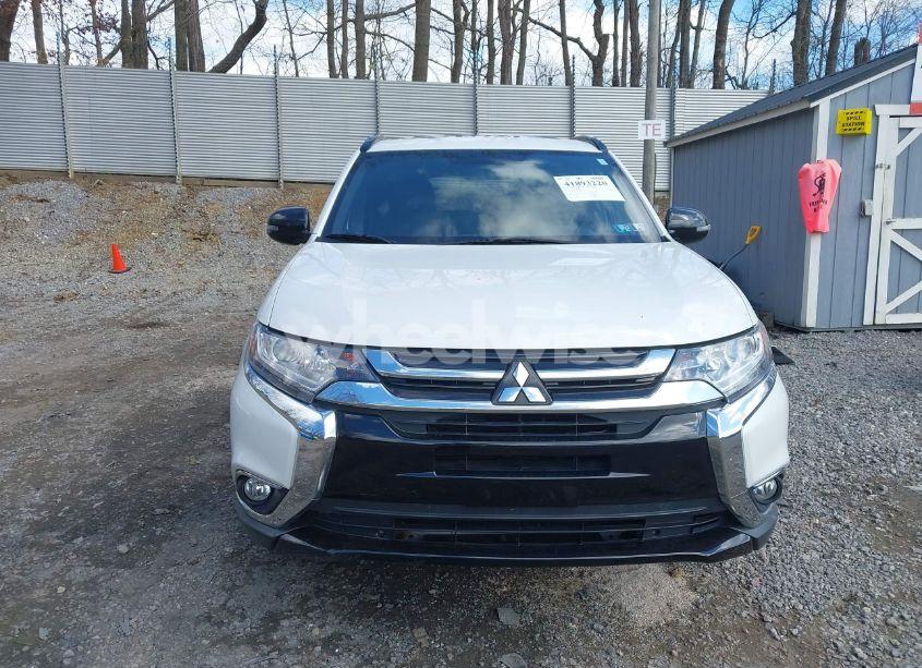 Photo 13 of 2018 Mitsubishi Outlander LE (VIN JA4AZ3A36JZ049294)