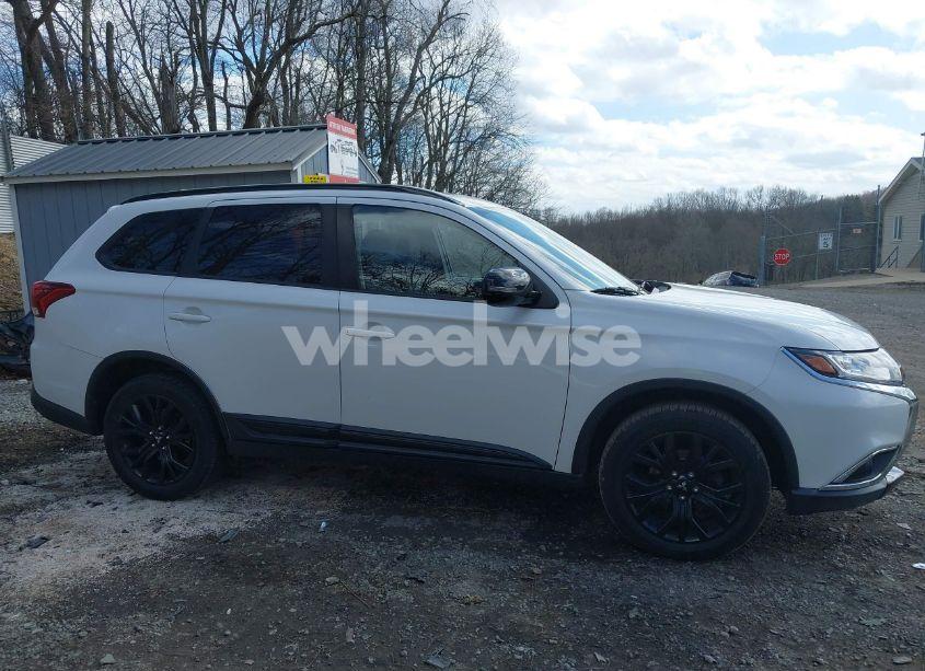 Photo 14 of 2018 Mitsubishi Outlander LE (VIN JA4AZ3A36JZ049294)