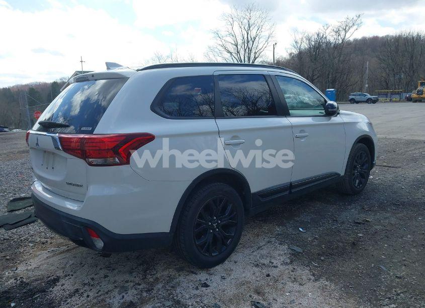 Photo 4 of 2018 Mitsubishi Outlander LE (VIN JA4AZ3A36JZ049294)
