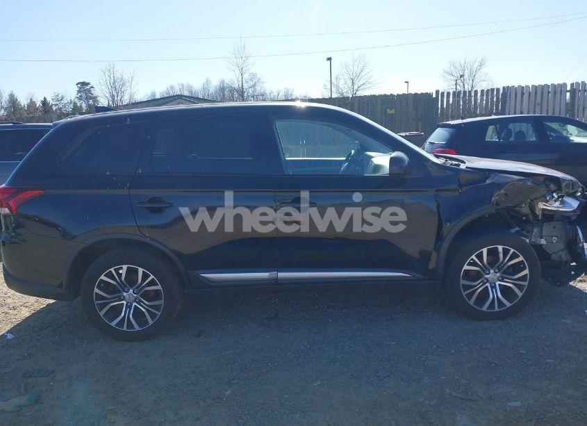 Photo 14 of 2018 Mitsubishi Outlander ES (VIN JA4AZ3A36JZ057072)