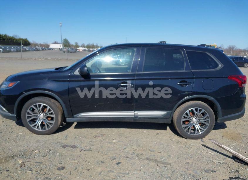 Photo 15 of 2018 Mitsubishi Outlander ES (VIN JA4AZ3A36JZ057072)