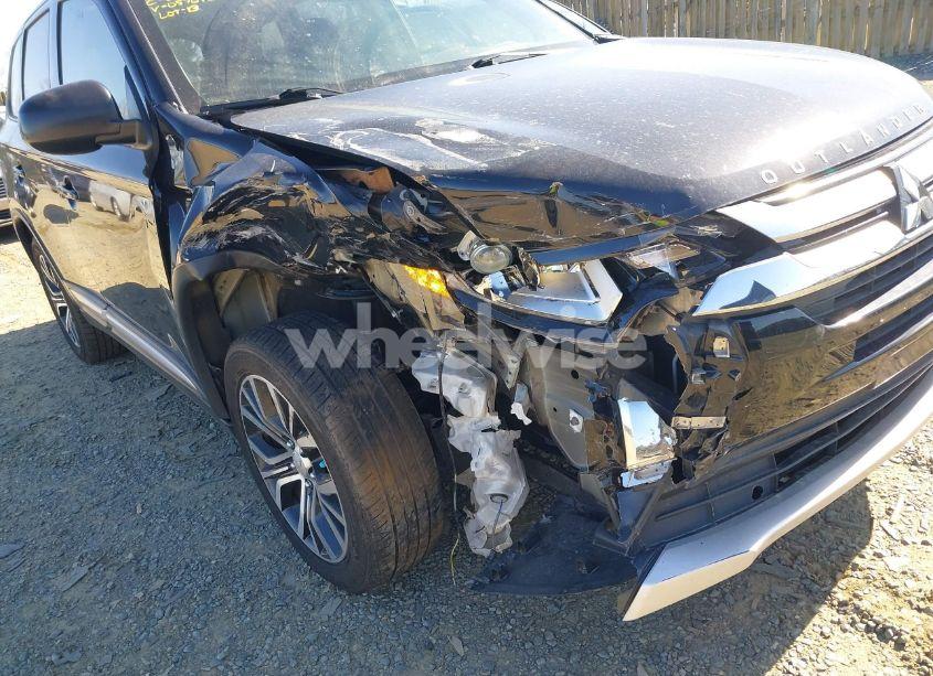 Photo 6 of 2018 Mitsubishi Outlander ES (VIN JA4AZ3A36JZ057072)