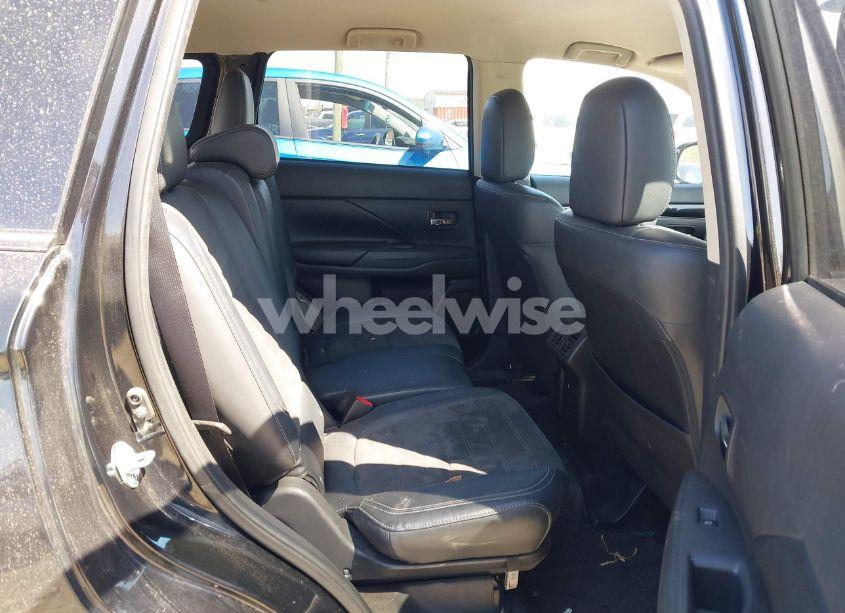 Photo 8 of 2019 Mitsubishi Outlander SE (VIN JA4AZ3A36KZ019410)