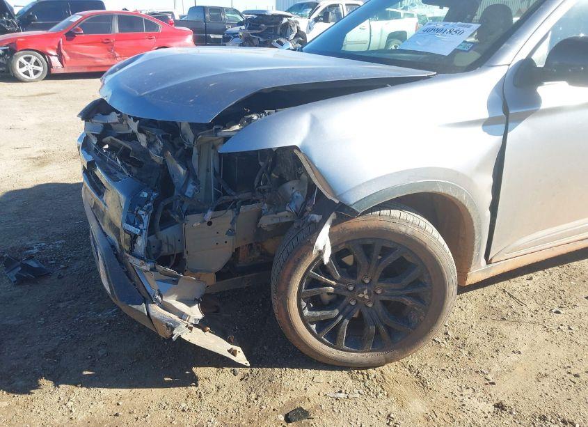 Photo 6 of 2019 Mitsubishi Outlander LE (VIN JA4AZ3A36KZ026082)