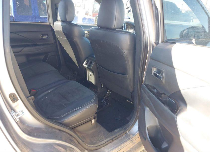 Photo 8 of 2019 Mitsubishi Outlander LE (VIN JA4AZ3A36KZ026082)