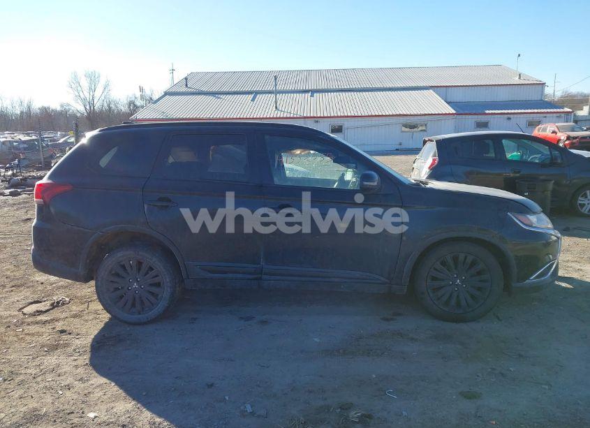 Photo 14 of 2020 Mitsubishi Outlander LE 2.4 S-AWC (VIN JA4AZ3A36LZ031803)
