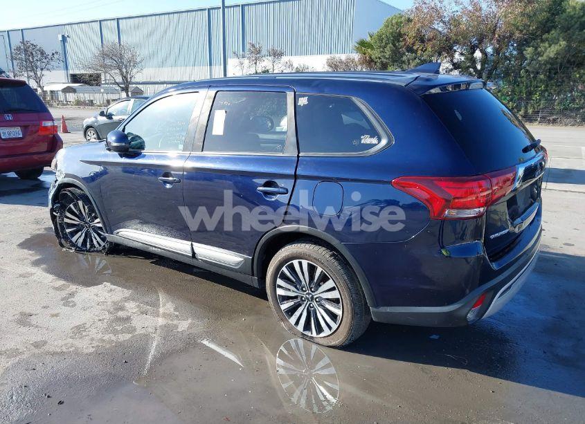 Photo 3 of 2020 Mitsubishi Outlander ES 2.4 S-AWC/LE 2.4 S-AWC/SE 2.4 S-AWC/SEL 2.4 S-AWC/SP 2.4 S-AWC (VIN JA4AZ3A36LZ047970)